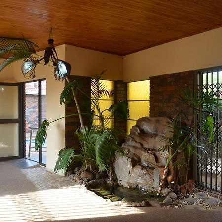 African Phoenix Guest Lodge Johannesburg Bagian luar foto