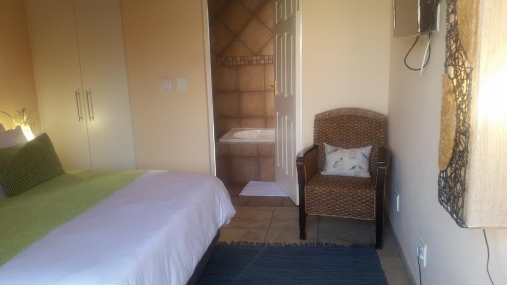 African Phoenix Guest Lodge Johannesburg Bagian luar foto