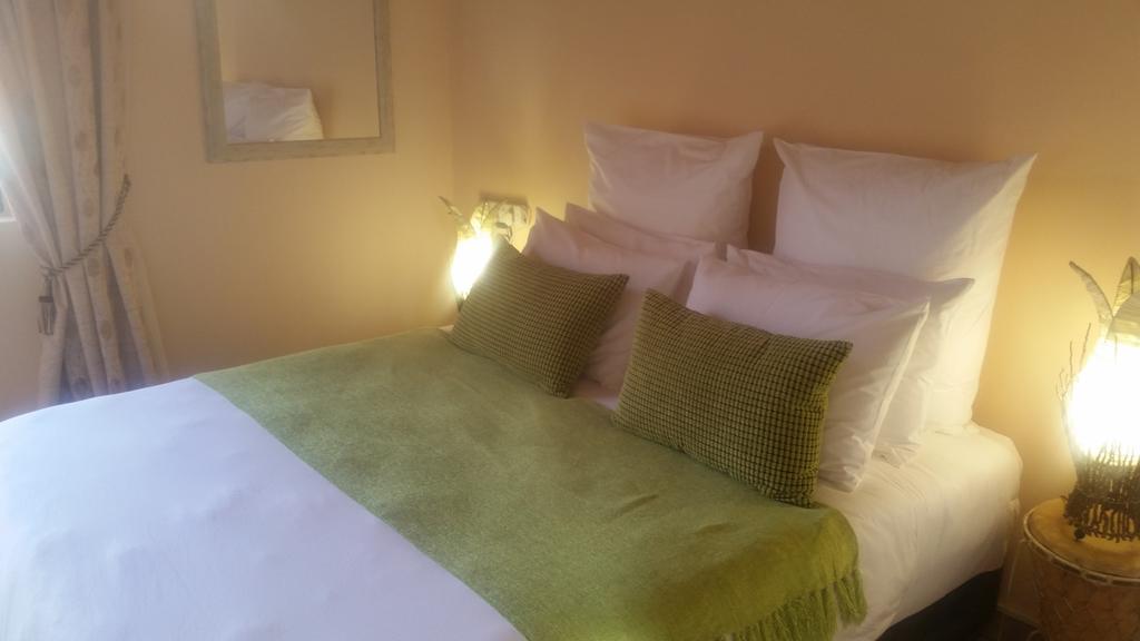 African Phoenix Guest Lodge Johannesburg Bagian luar foto