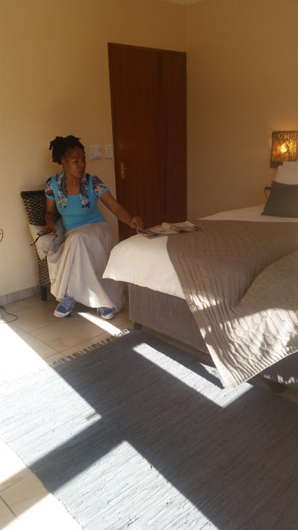African Phoenix Guest Lodge Johannesburg Bagian luar foto