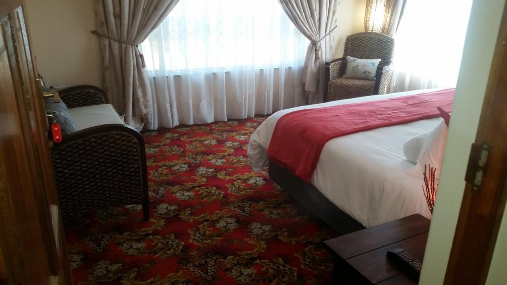 African Phoenix Guest Lodge Johannesburg Bagian luar foto
