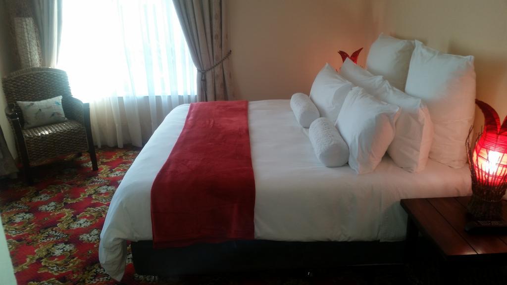 African Phoenix Guest Lodge Johannesburg Bagian luar foto