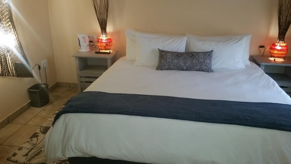 African Phoenix Guest Lodge Johannesburg Bagian luar foto