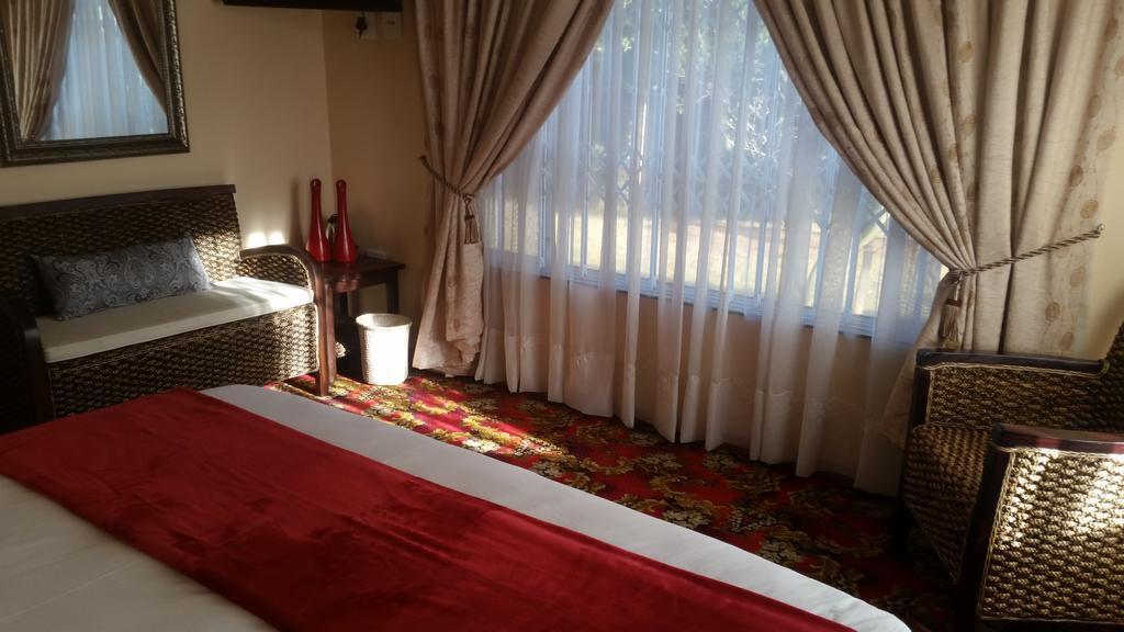 African Phoenix Guest Lodge Johannesburg Bagian luar foto