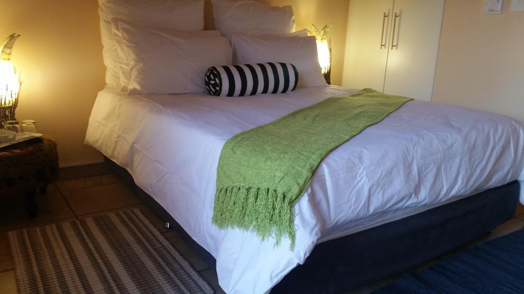 African Phoenix Guest Lodge Johannesburg Bagian luar foto