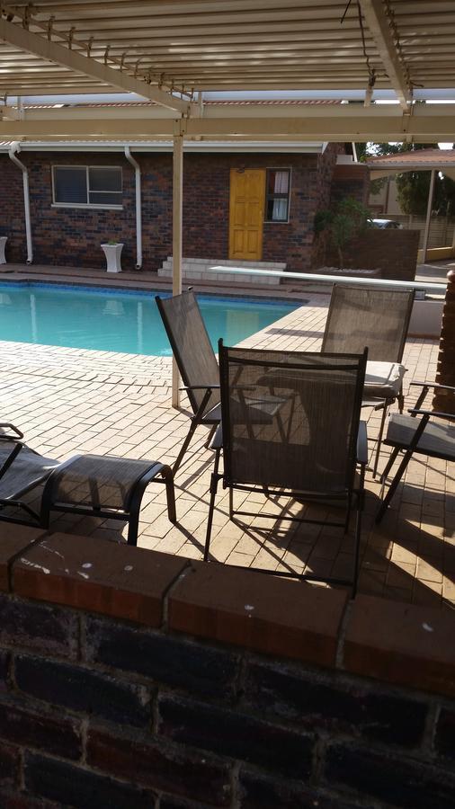 African Phoenix Guest Lodge Johannesburg Bagian luar foto